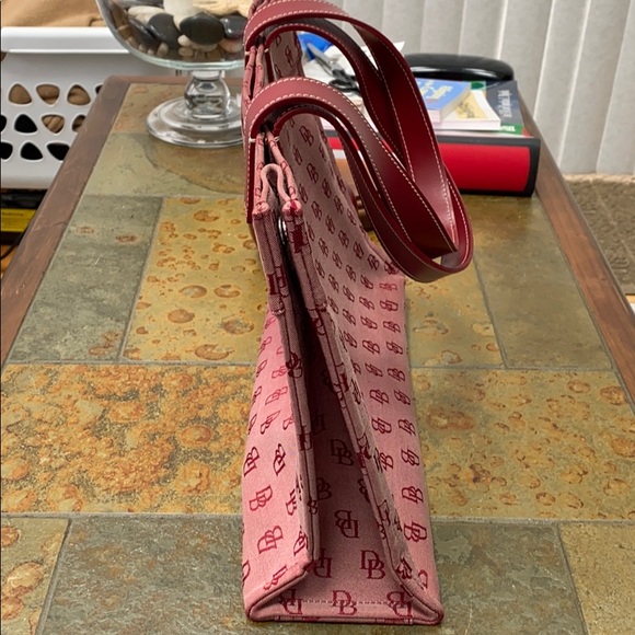 Dooney & Bourke Tote Red Signature EUC - Picture 4 of 15